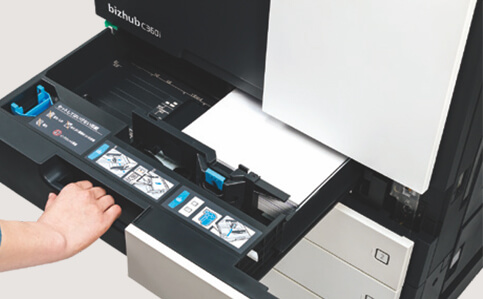 Easy-to-use paper trays